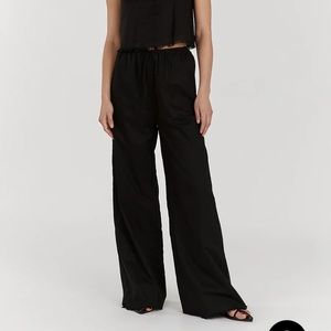 Brand new linen pants from Dissh! They are super cute, but just weren’t my size.